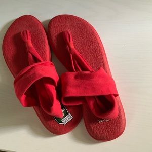 Sanuk red yoga sling sandals